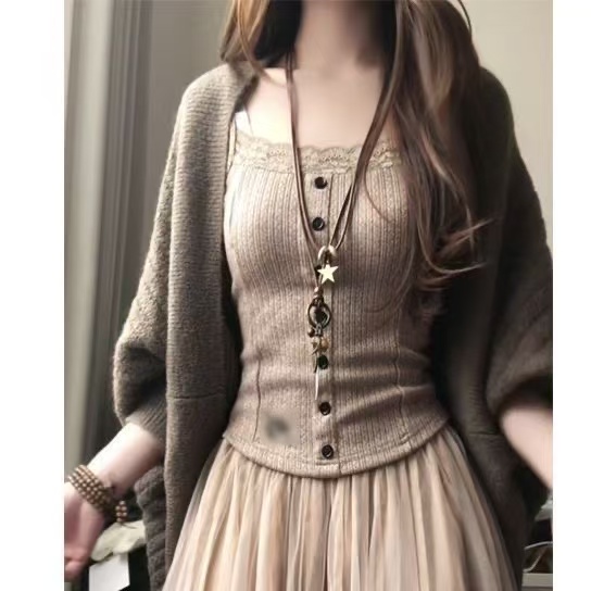 Champagne Cream Korean Elegant - Lace Trim Cami ulasan dan harga