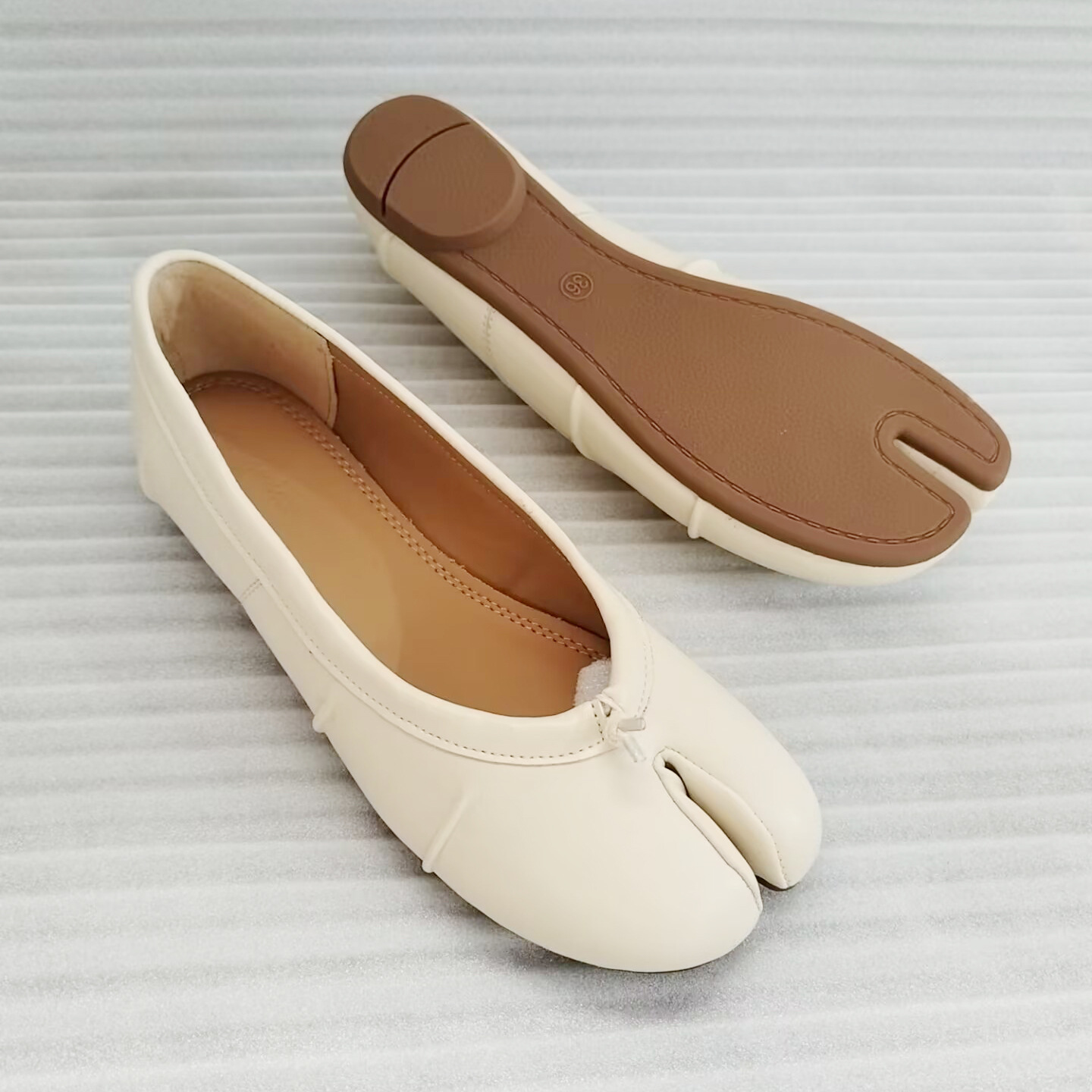 NEW Split Toe Flat Shoes Women - Women'S Fashion Shoes ulasan dan harga